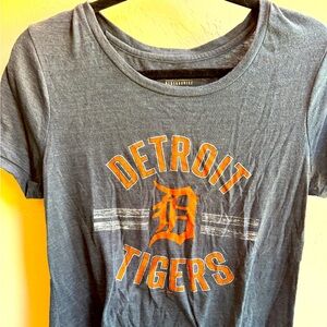Women’s Detroit Tigers MLB M throwback style lightweight soft T size M